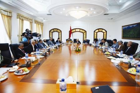 جانب من اجتماع اللجنة الفنية للحوار أمس